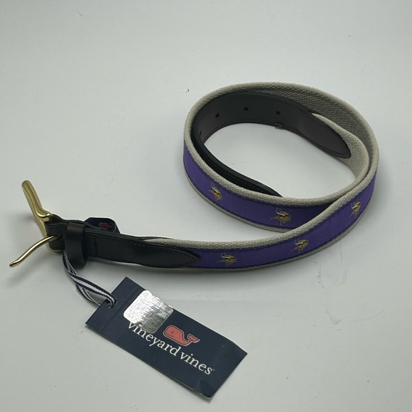 NWT vineyard vines Minnesota Vikings NFL Logo Canvas Club Belt New size 32 $58 - Picture 1 of 7